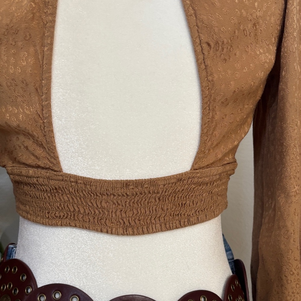 Boho V-Neck Cropped Long Sleeve Top 🤩 - Picture 7 of 9